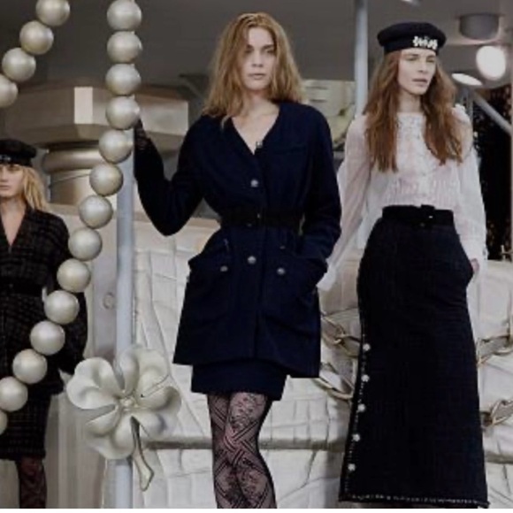 Vintage Chanel Velvet Coat NWOT - Picture 2 of 10